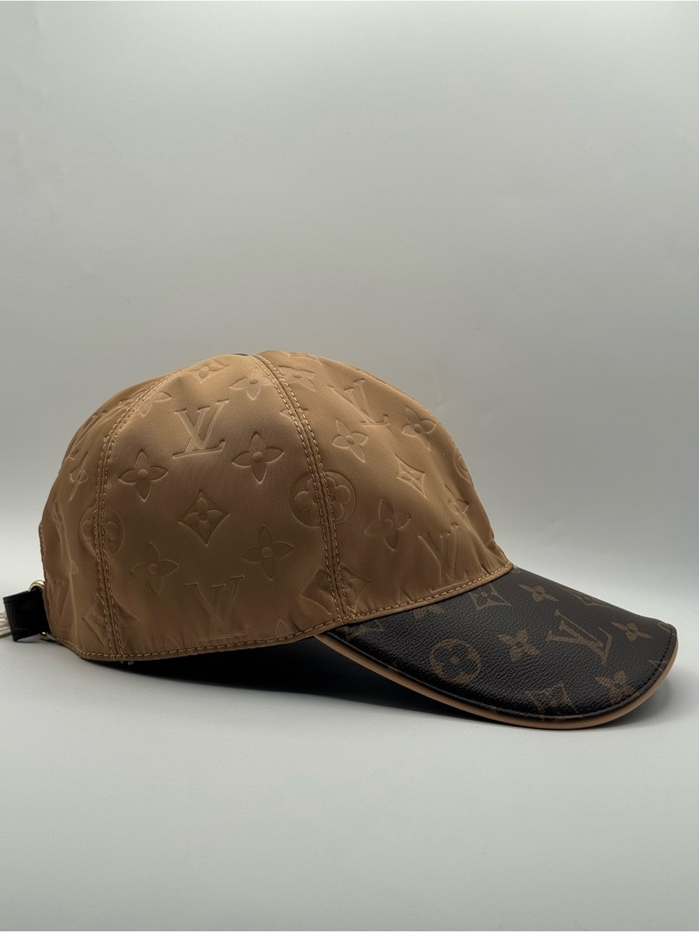 LV Hat - Picture 4 of 10